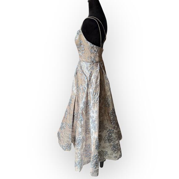 NWT Blondie Nites Juniors Beige Scoop Neck Floral Brocade Formal Ball Gown Sz 7 - Picture 16 of 16